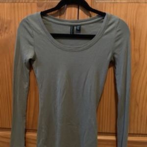 Long Sleeve Fitted Shirt (very stretchy)